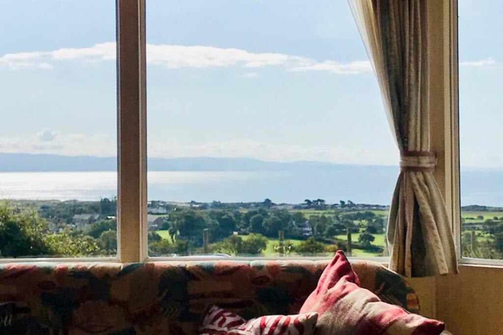Snowdon Bay - North Wales - Stunning Llyn Peninsula Mountain & Ocean Views - Wilde Retreats Villa Pwllheli Exterior photo